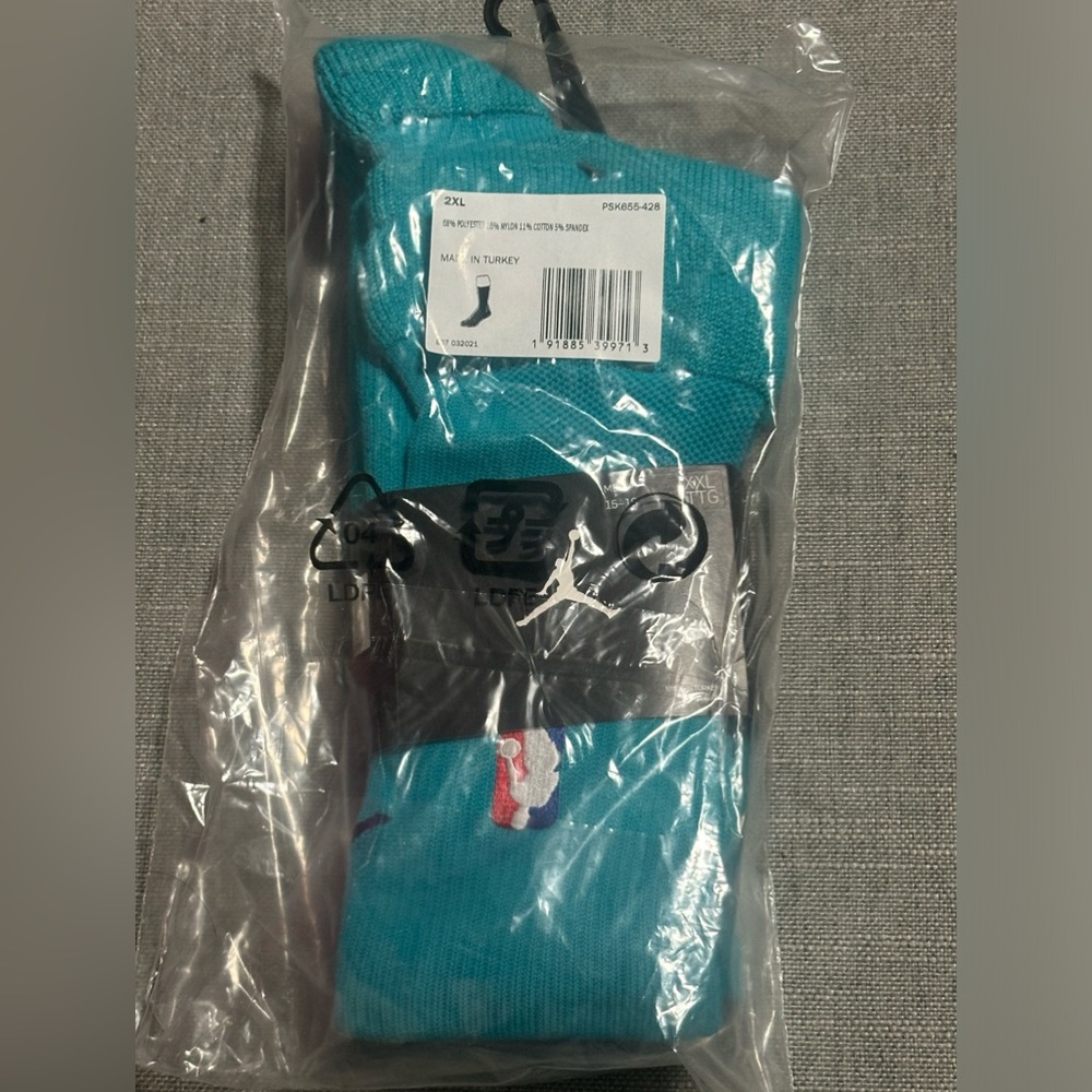 NWT Nike Men`s Elite NBA Grip Power Basketball Mid-Calf Socks - PSK655-428